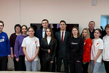 Молодые парламентарии выезжают в территории области